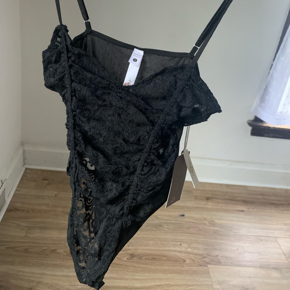 Melograno Rico Lace Bodysuit